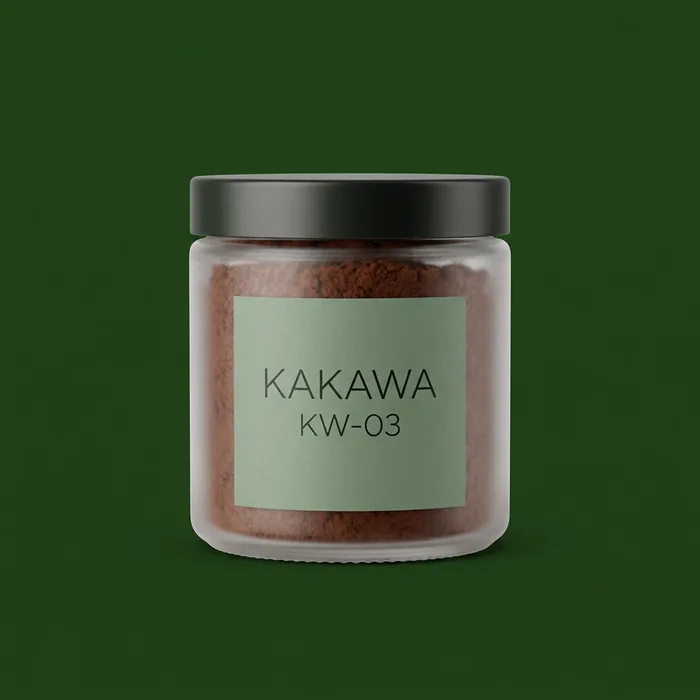 Barattolo KAKAWA KW-03 con etichetta verde salvia, cacao in polvere e cucchiaio dosatore.